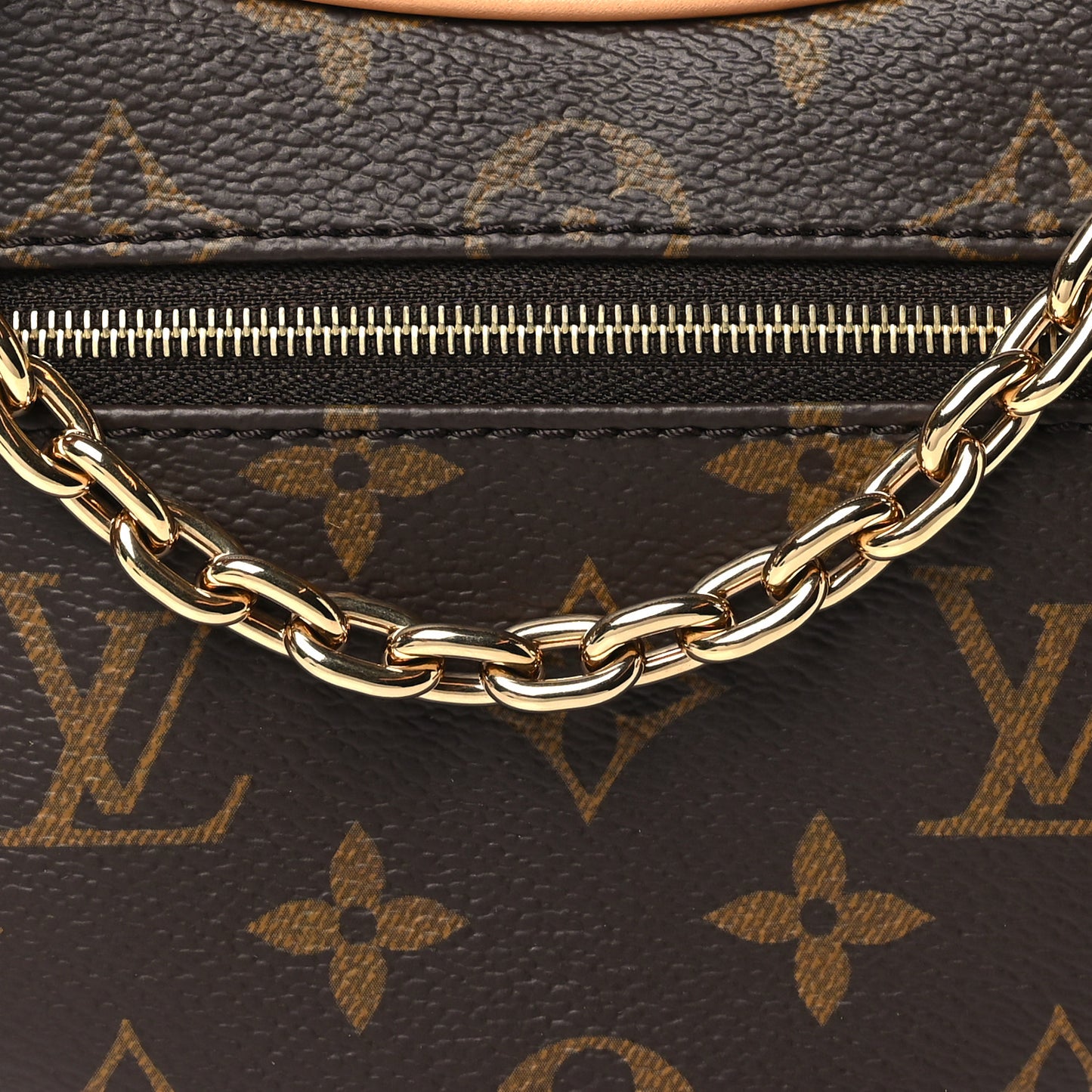 Monogram Loop