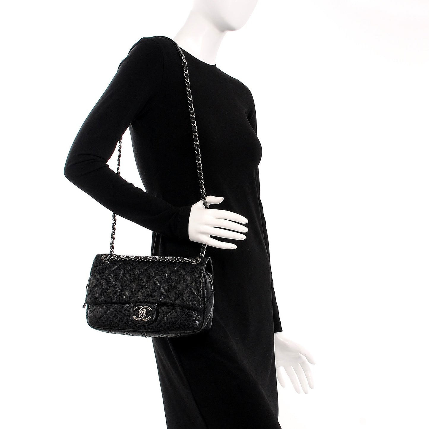 Iridescent Caviar Quilted Small Chic Flap Black