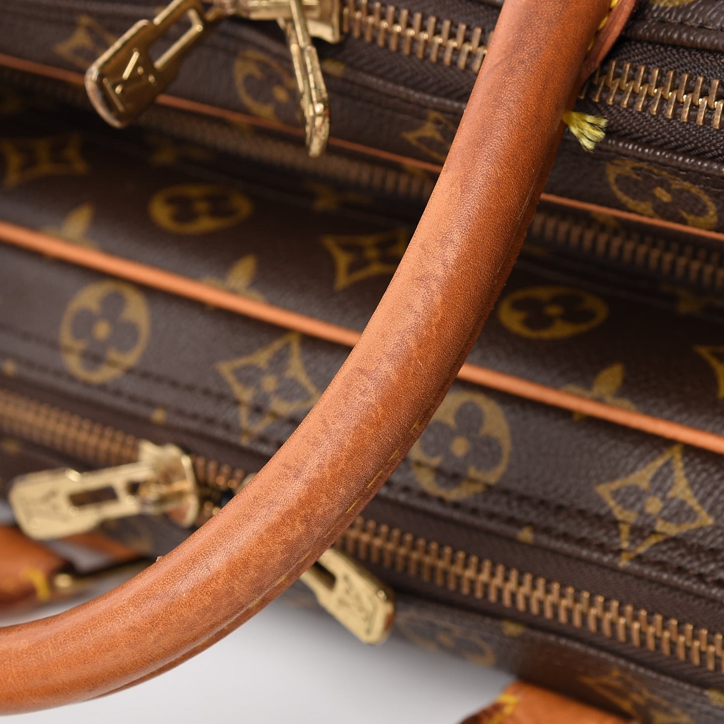 Monogram Sac Trois Poches