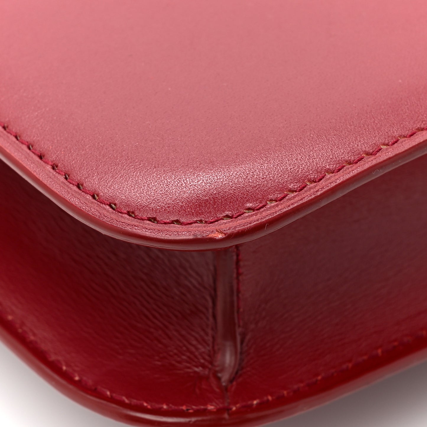 Box Calfskin Le Carre Satchel Opyum Red