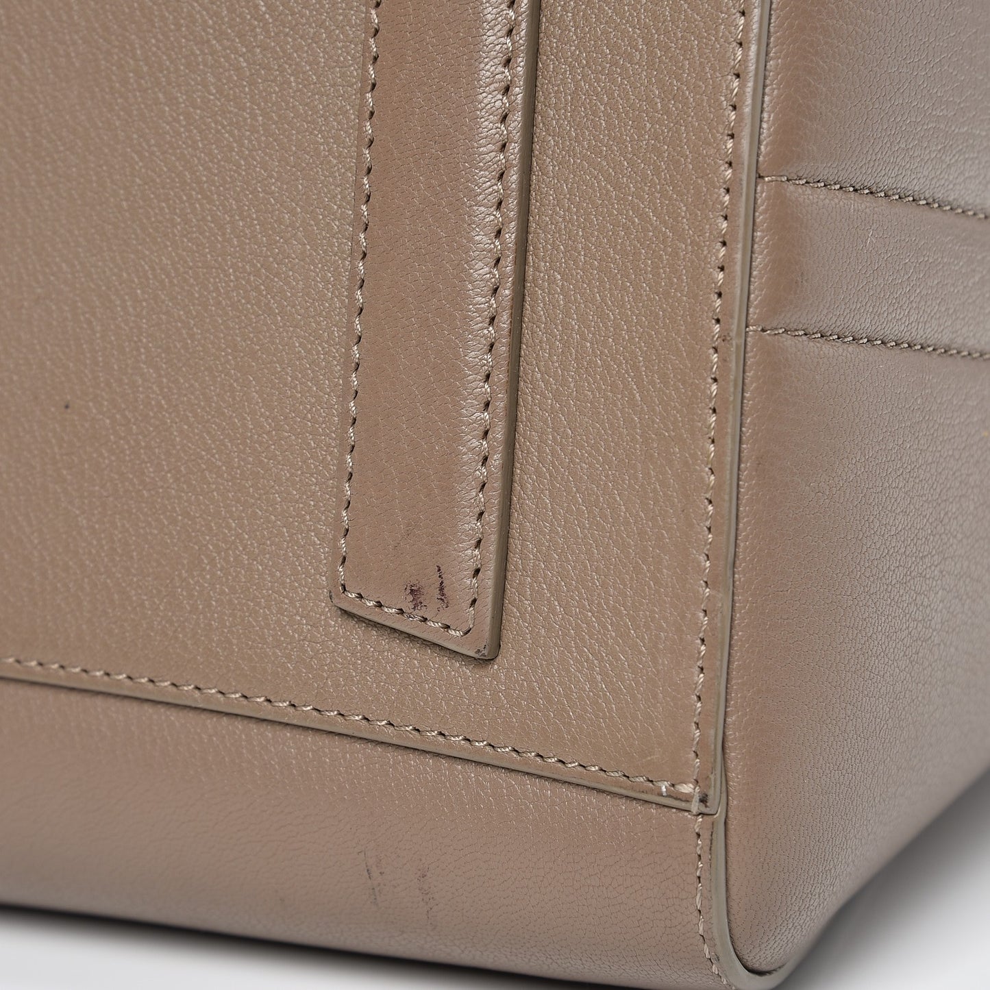 Sugar Goatskin Medium Antigona Mastic