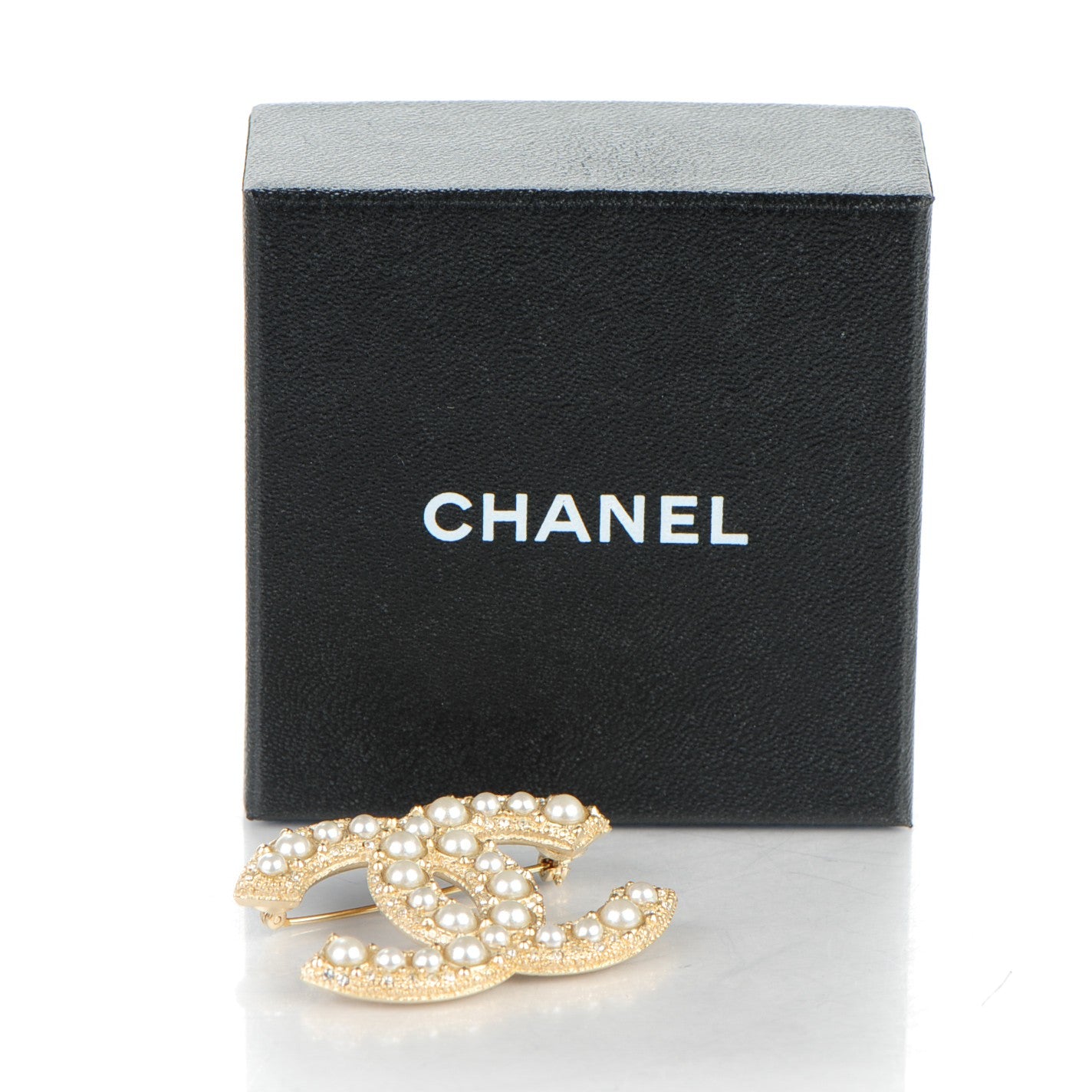 Pearl Crystal CC Brooch Gold