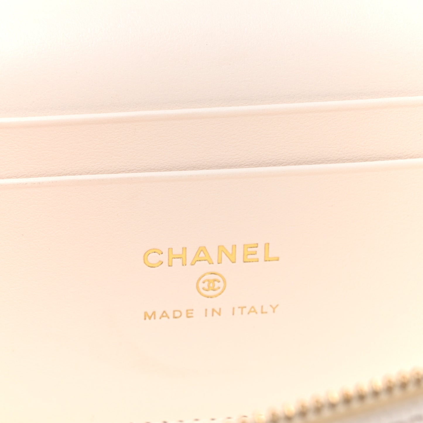 Caviar Quilted Top Handle Slim Vanity With Chain White