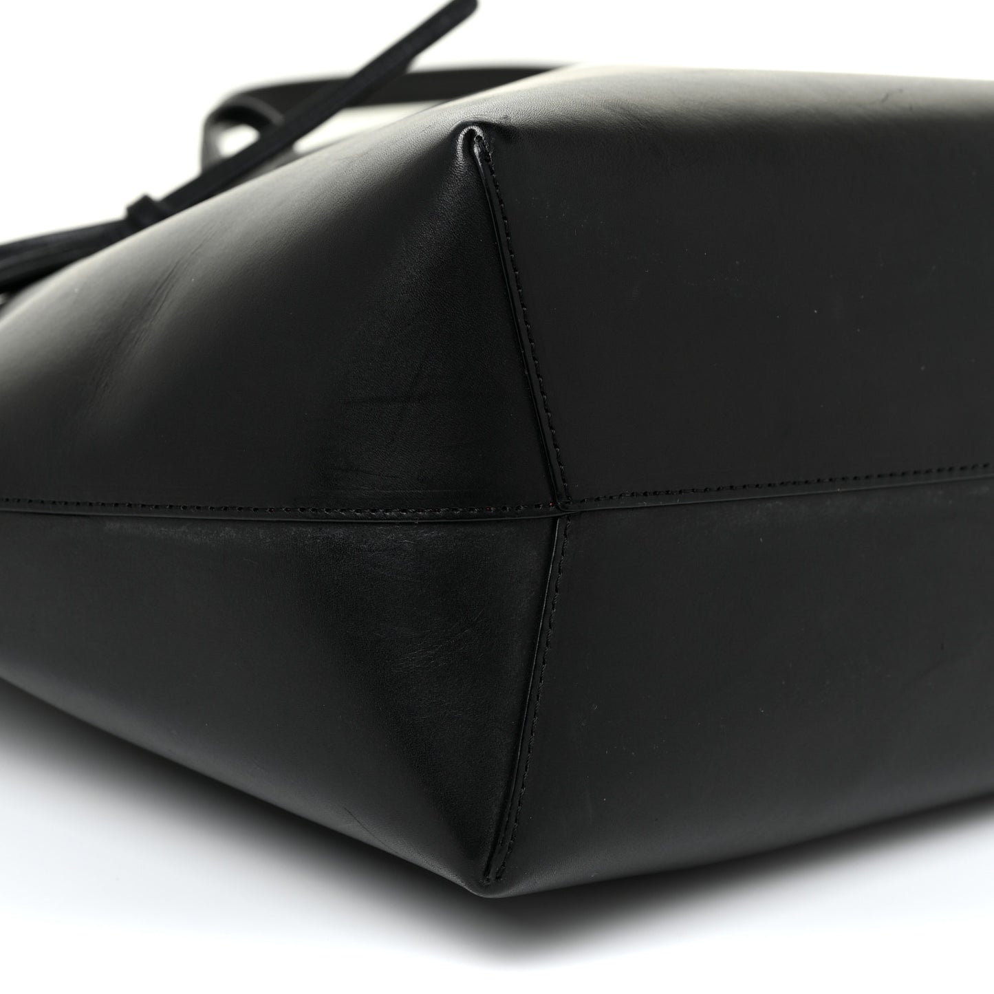 Vegetable Tanned Calfskin Bucket Bag Black Flamma