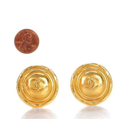 Chanel CC Clip On Earrings Gold 2 of 4