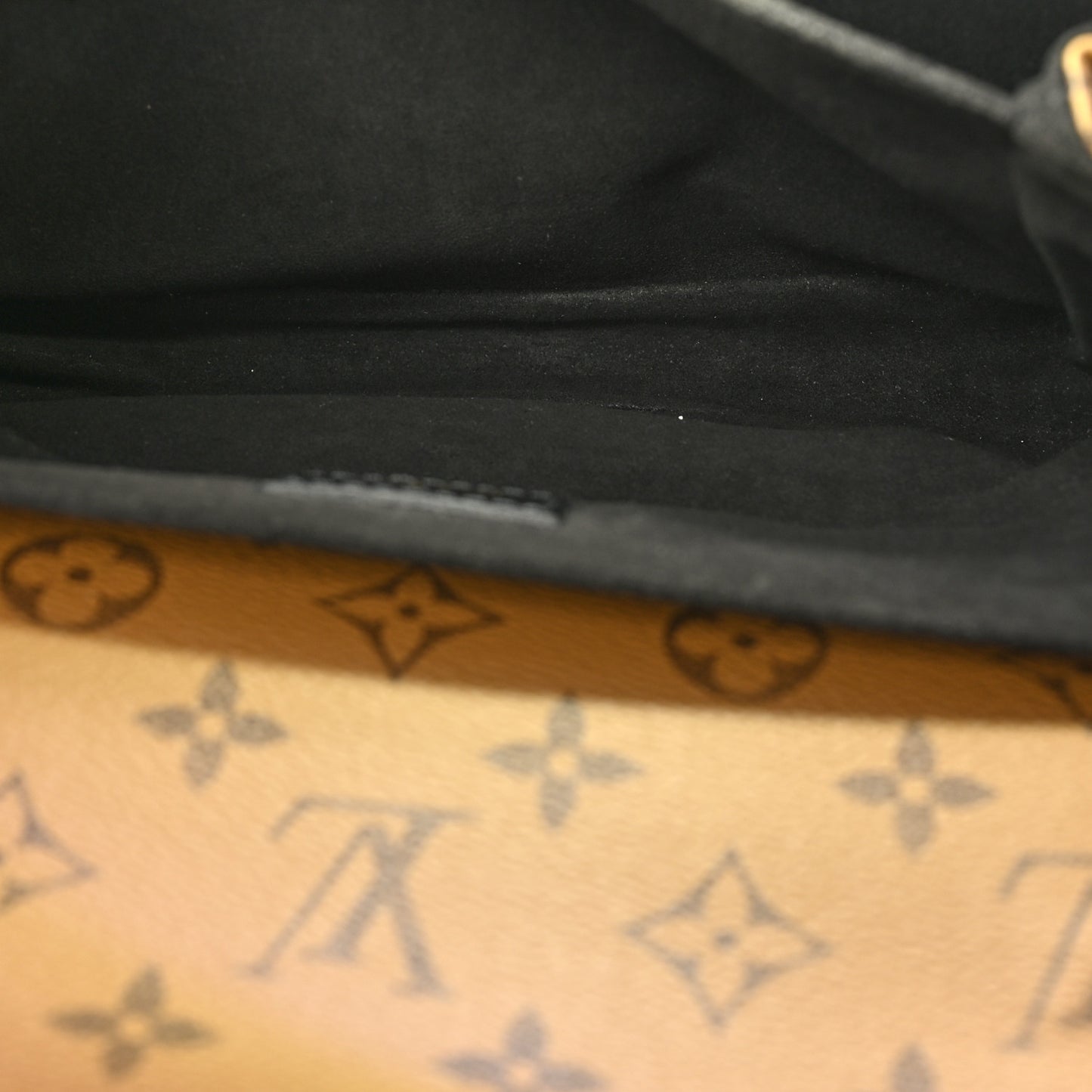 Reverse Monogram Pochette Metis