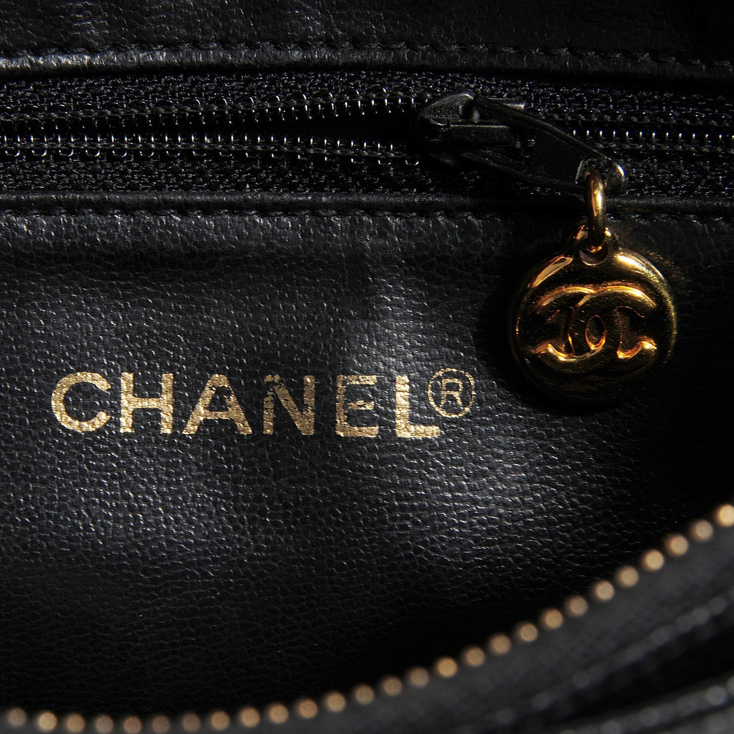 Caviar CC Shoulder Bag Black