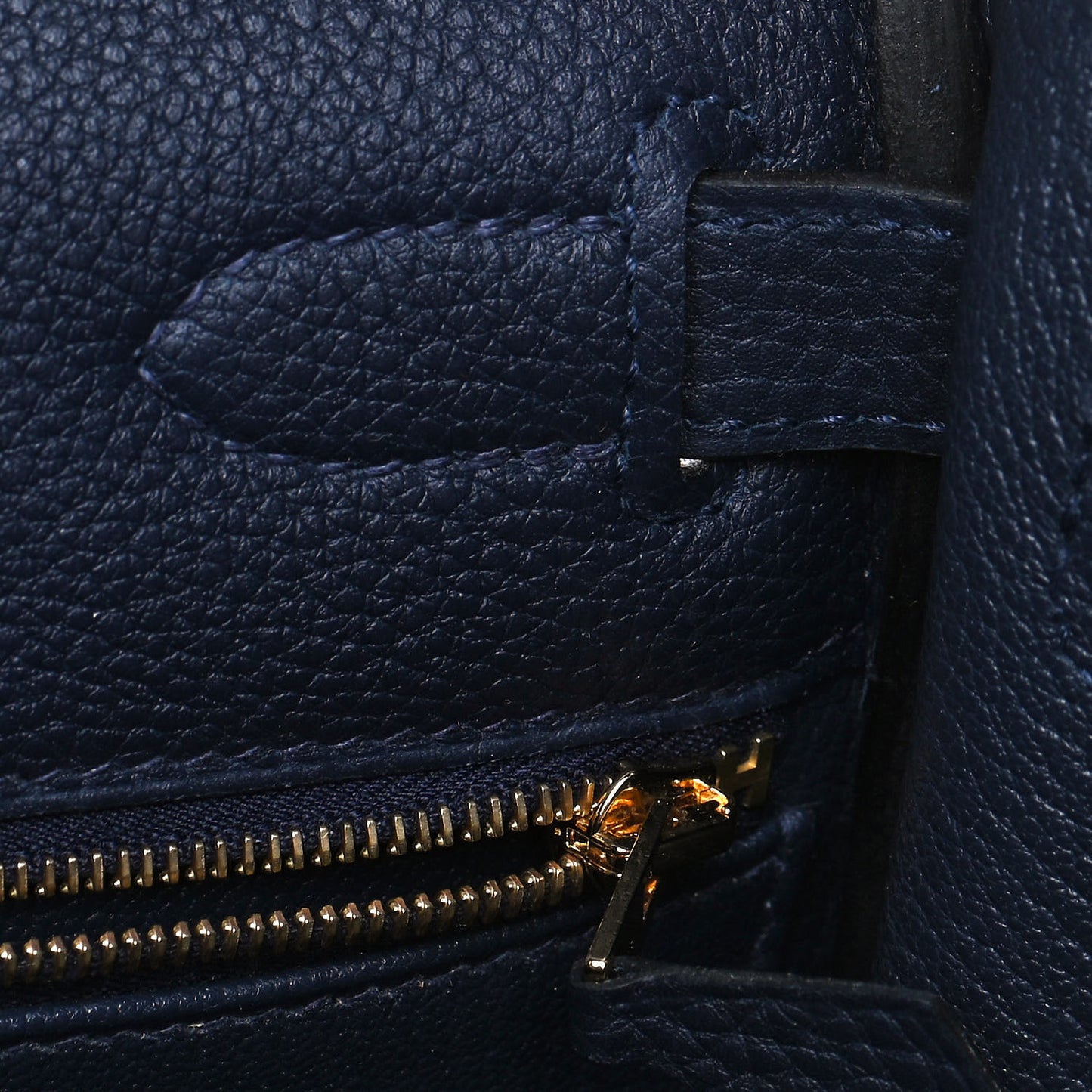 Togo Kelly Retourne 28 Bleu Nuit