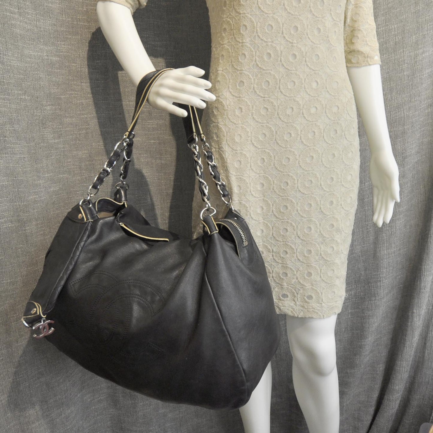 Lambskin Large Edgy Hobo Black