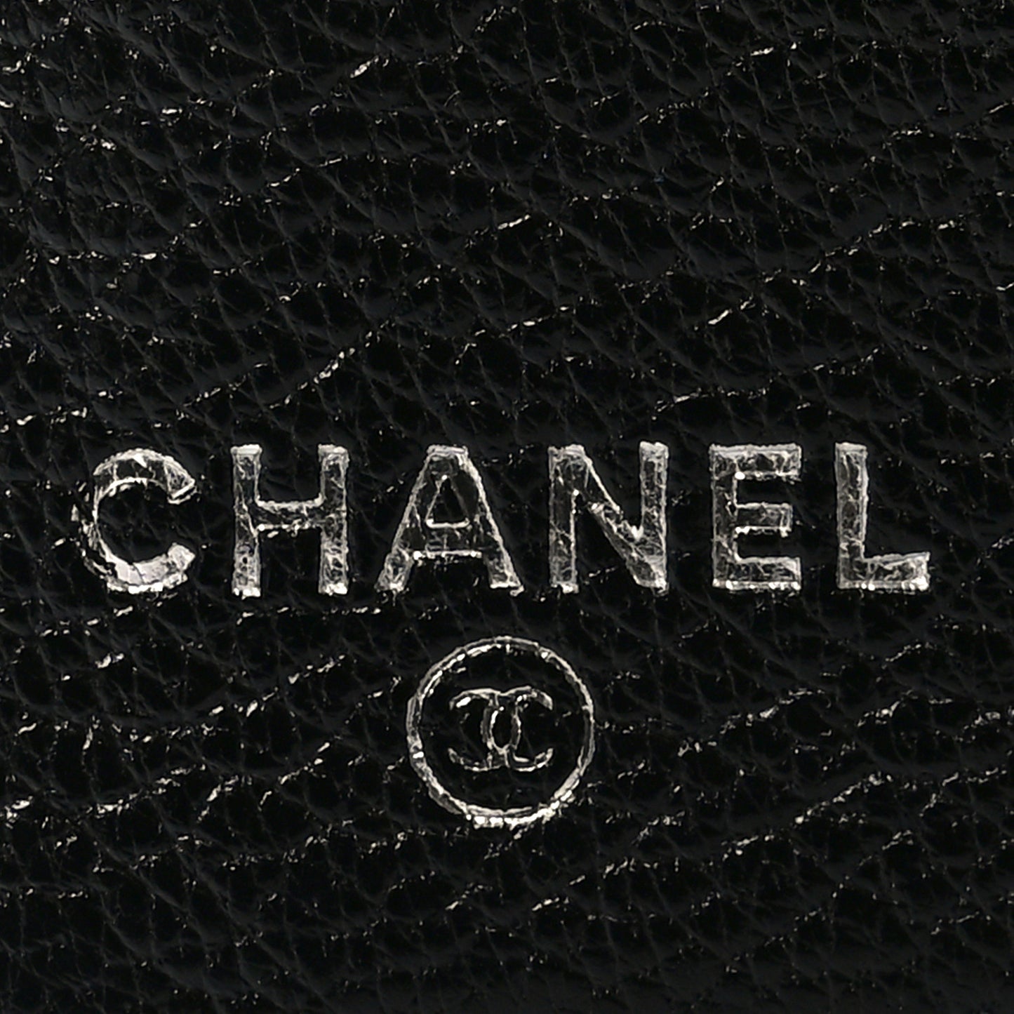 Metallic Calfskin Diamond Embossed Yen Wallet Grey