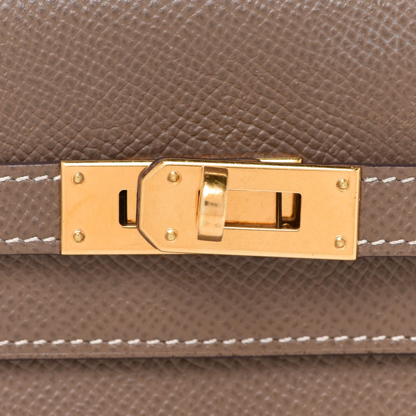 Epsom Kelly Longue Wallet Etoupe