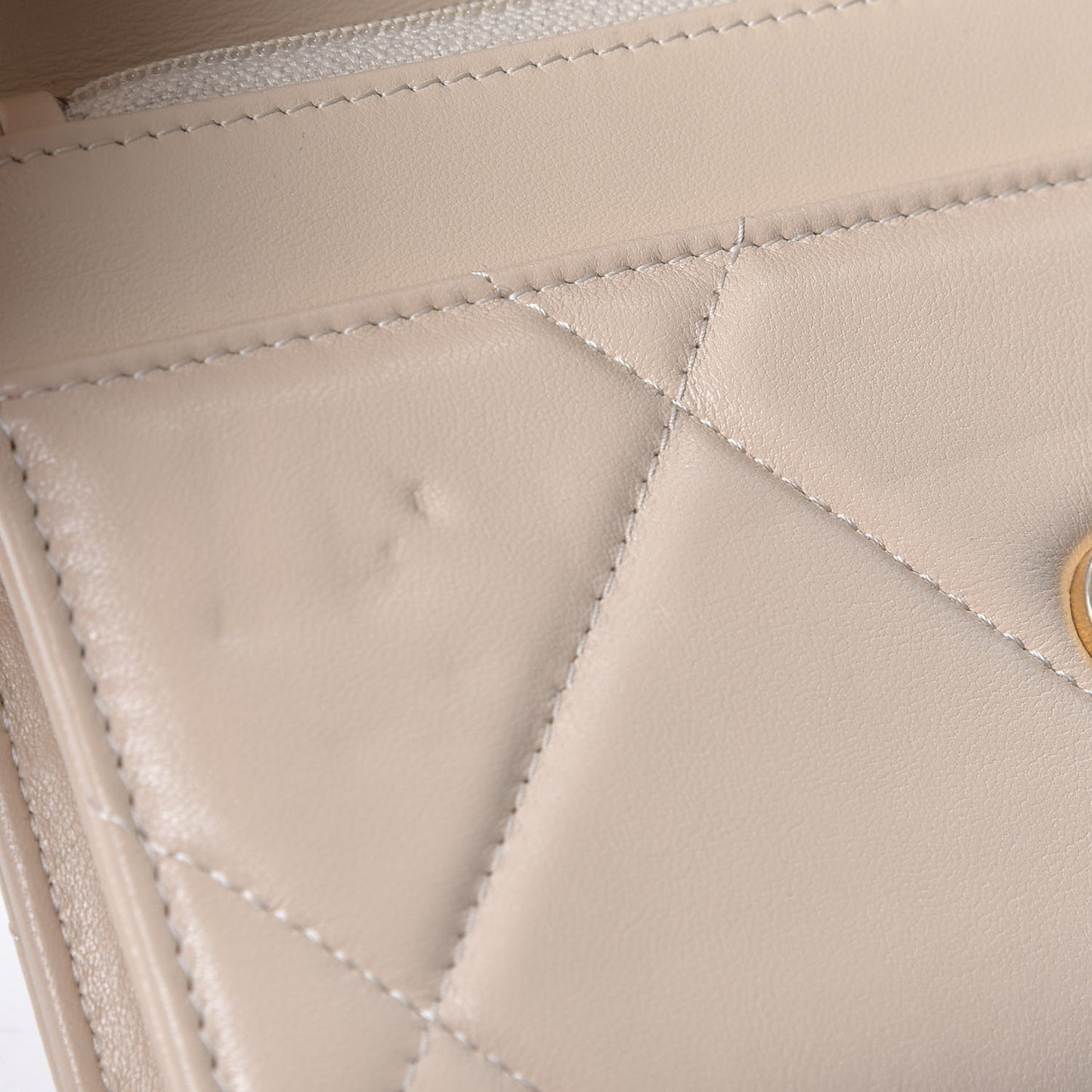 Goatskin Quilted 19 Wallet On Chain WOC Light Beige