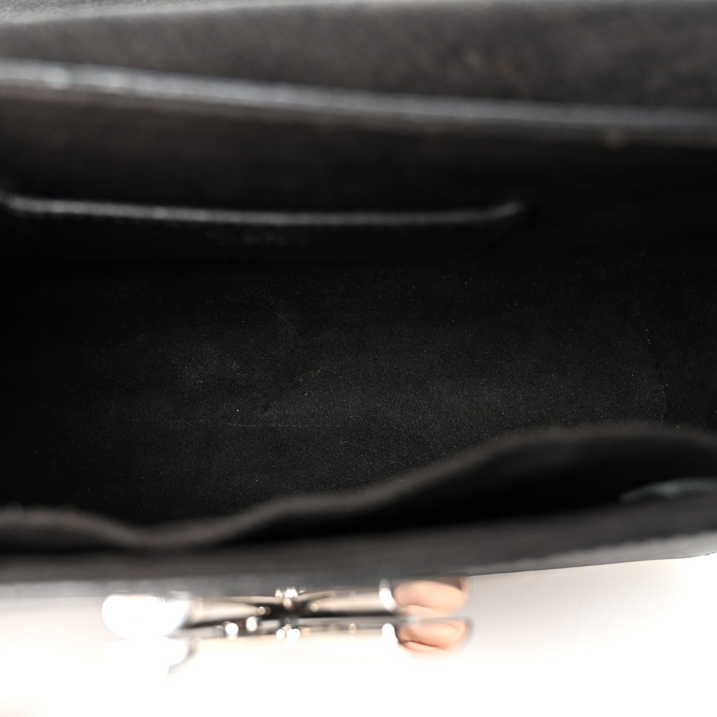 Epi Twist Shoulder Bag MM Black