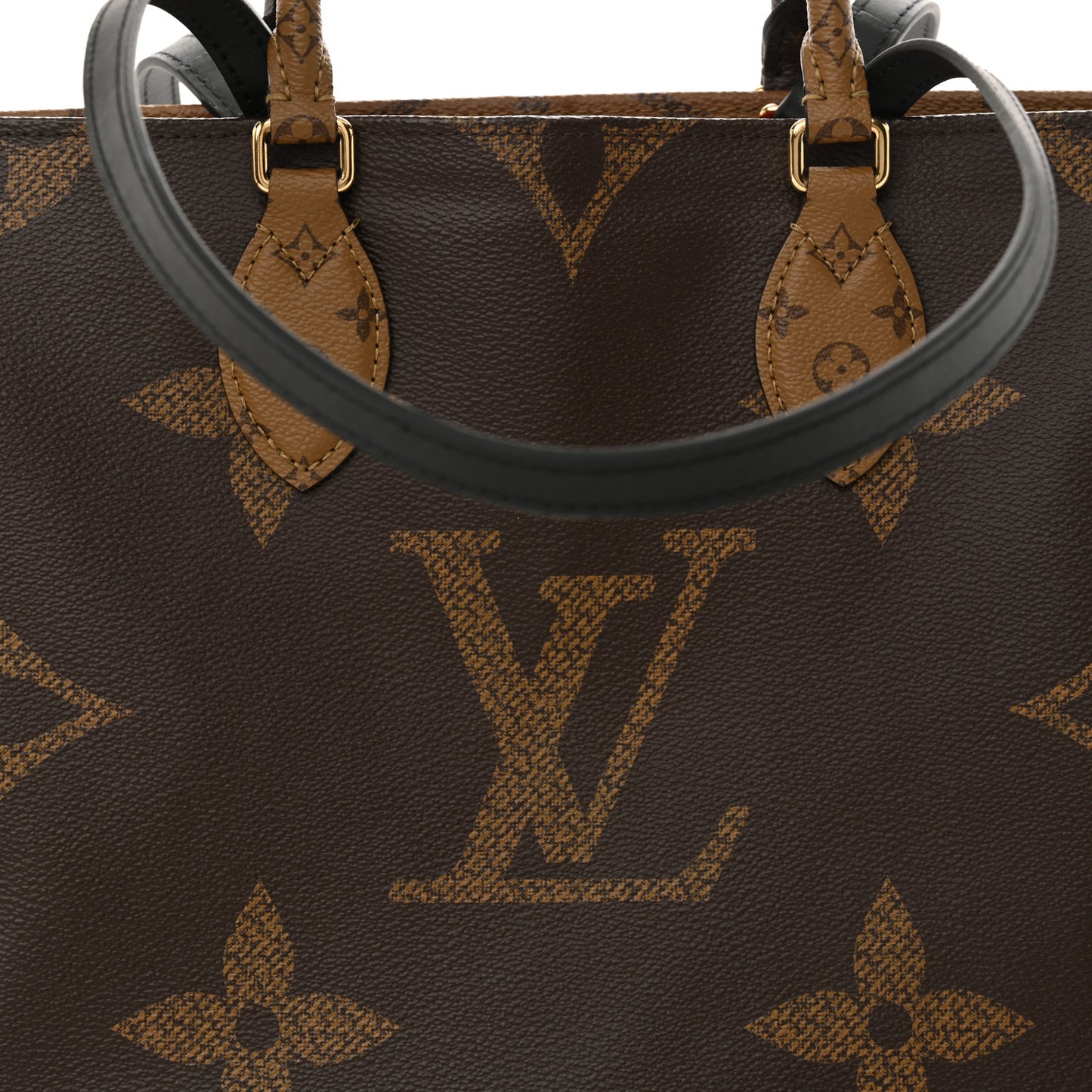 Reverse Monogram Giant Onthego MM
