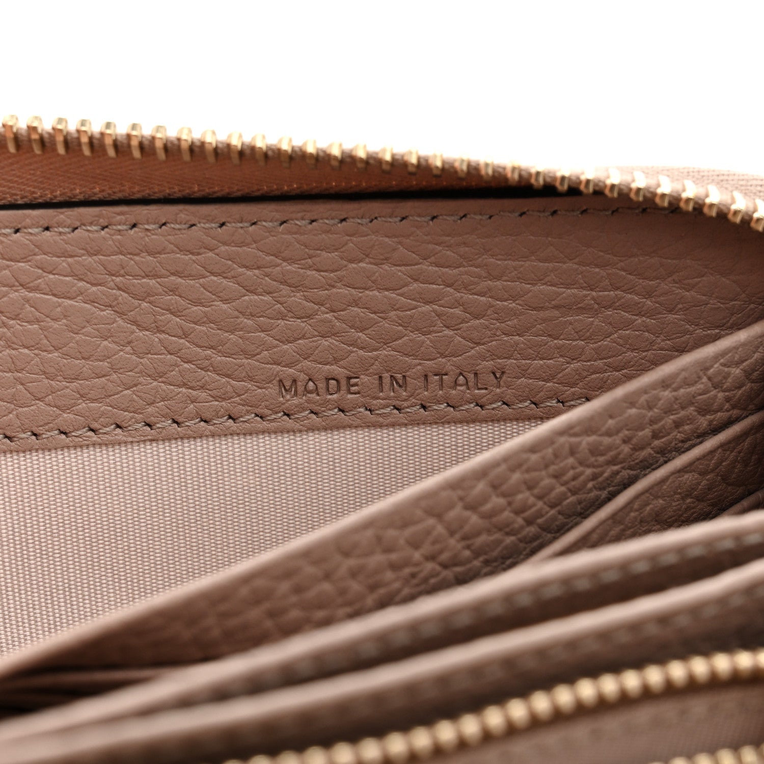 Valentino Garavani Pebbled Calfskin Rockstud Zip Around Wallet Poudre 9 of 10