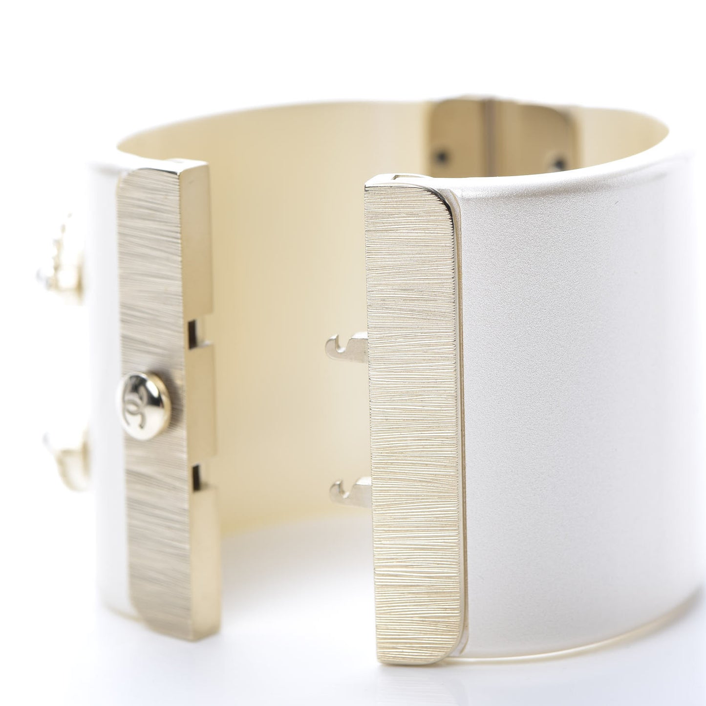 Resin Crystal Pearl April In Paris CC Cuff Beige