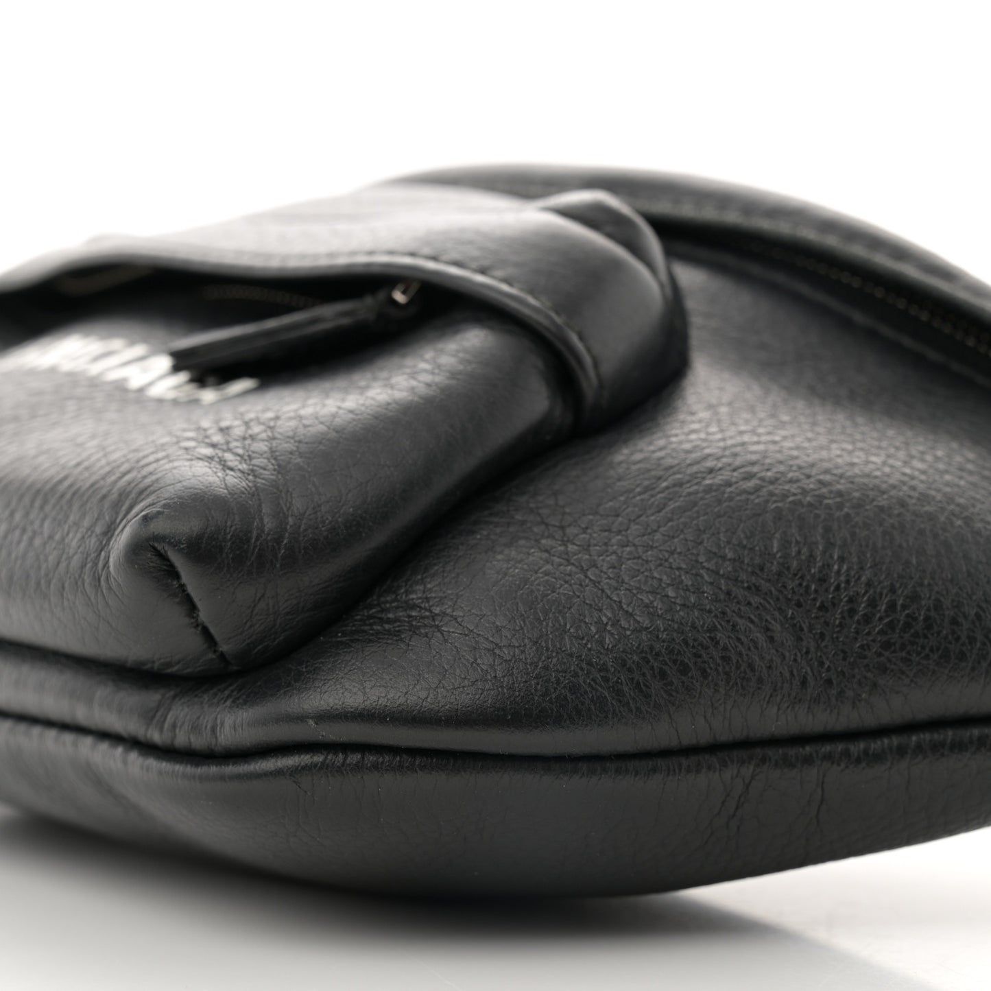Smooth Calfskin Logo Everyday Beltpack XS Black White