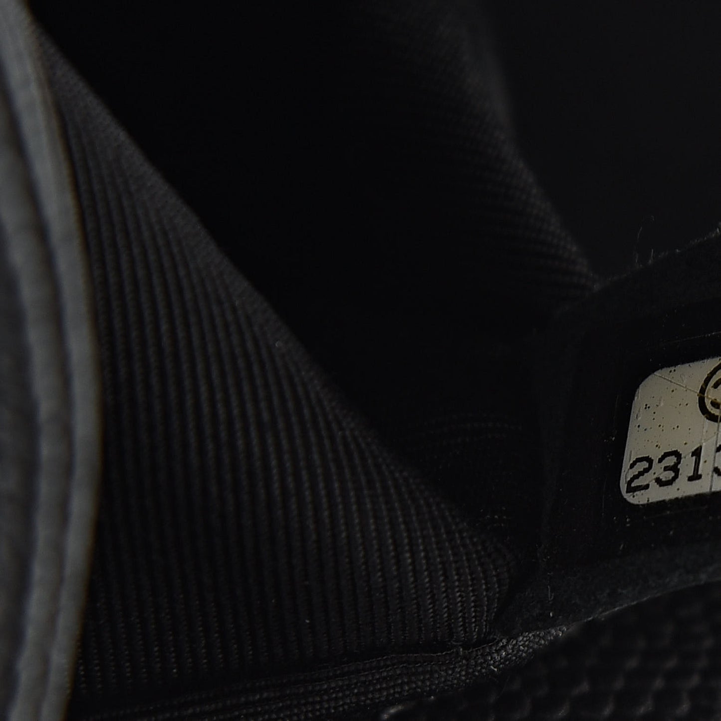 Caviar Quilted Medium Boy Flap Black