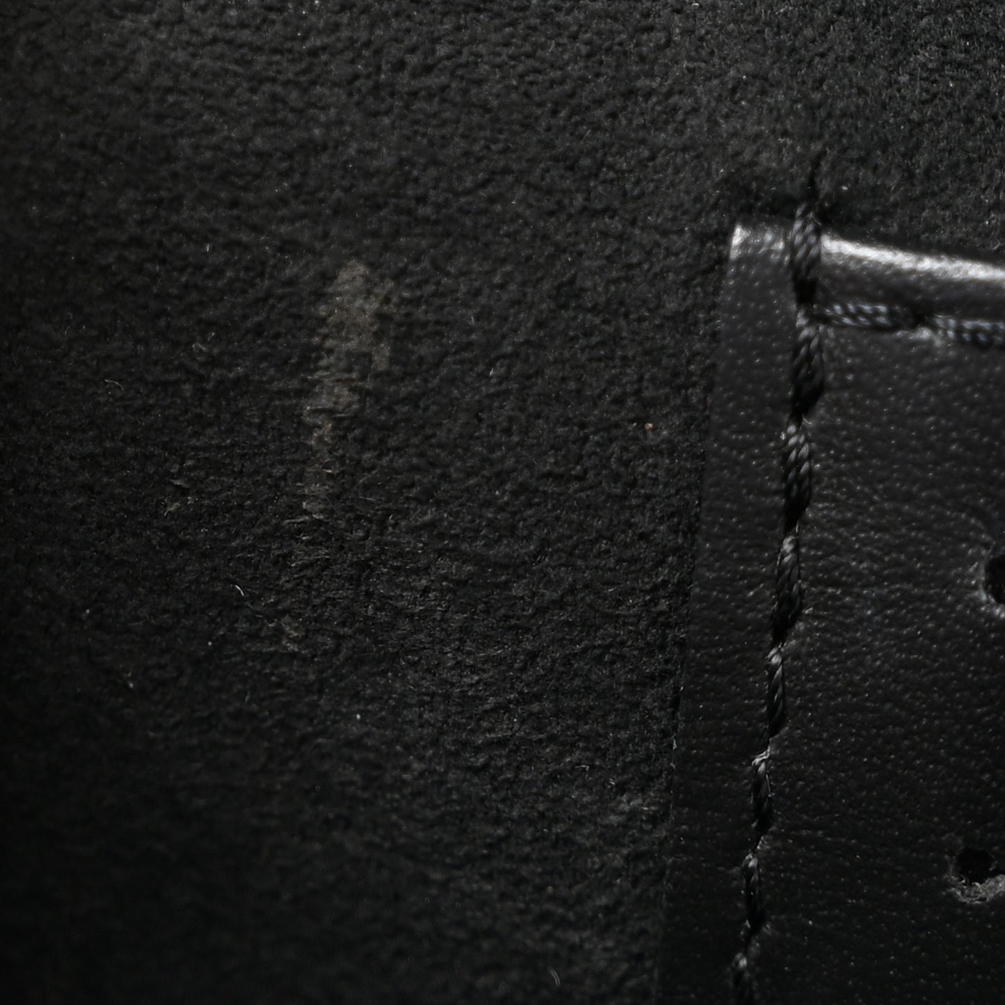 Reverse Monogram Dauphine Chain Wallet