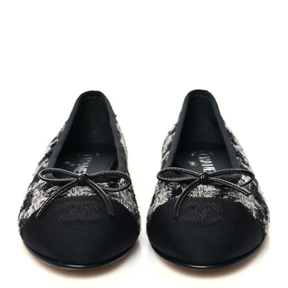 Chanel Tweed Grosgrain Cap Toe Ballerina Flats 38 Black White 2 of 9
