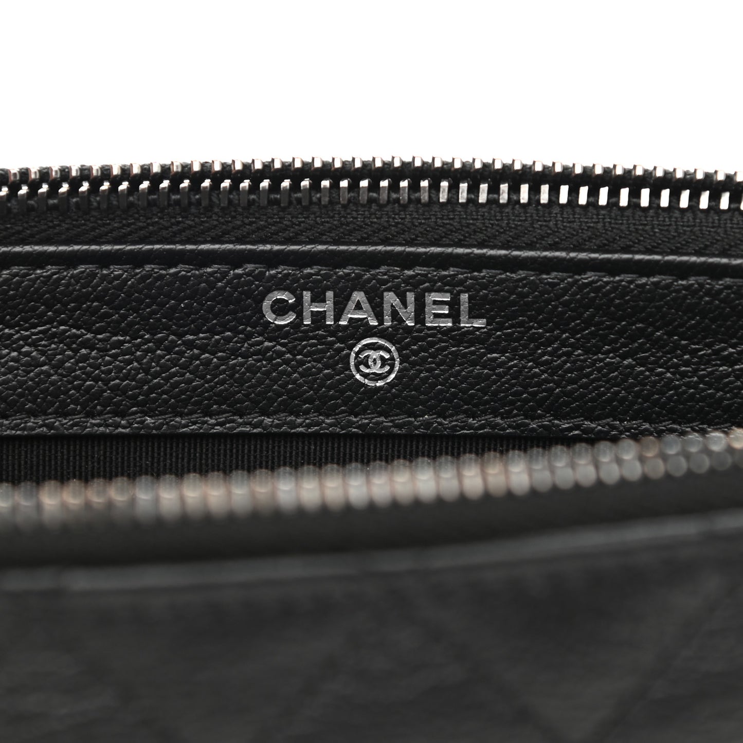 Patent Goatskin Quilted Small Gabrielle Clutch With Chain Black