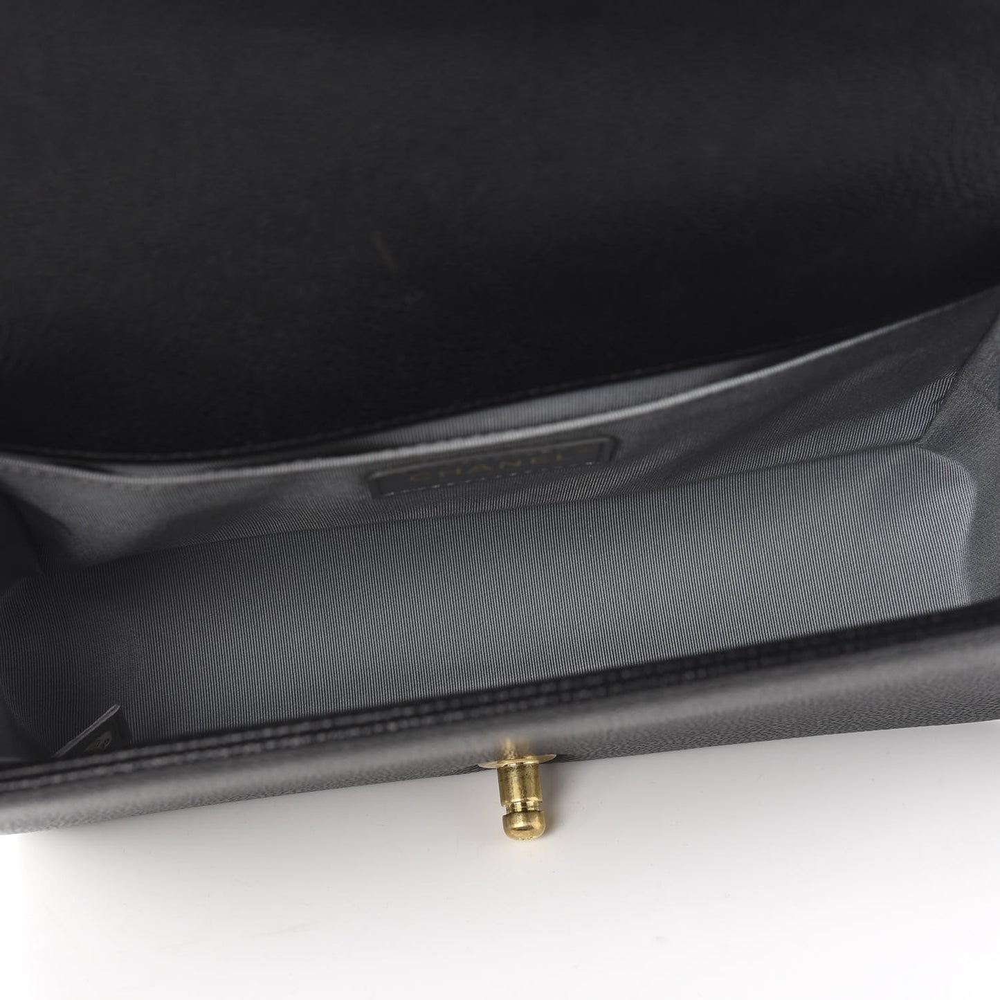 Caviar Quilted Medium Boy Flap Black