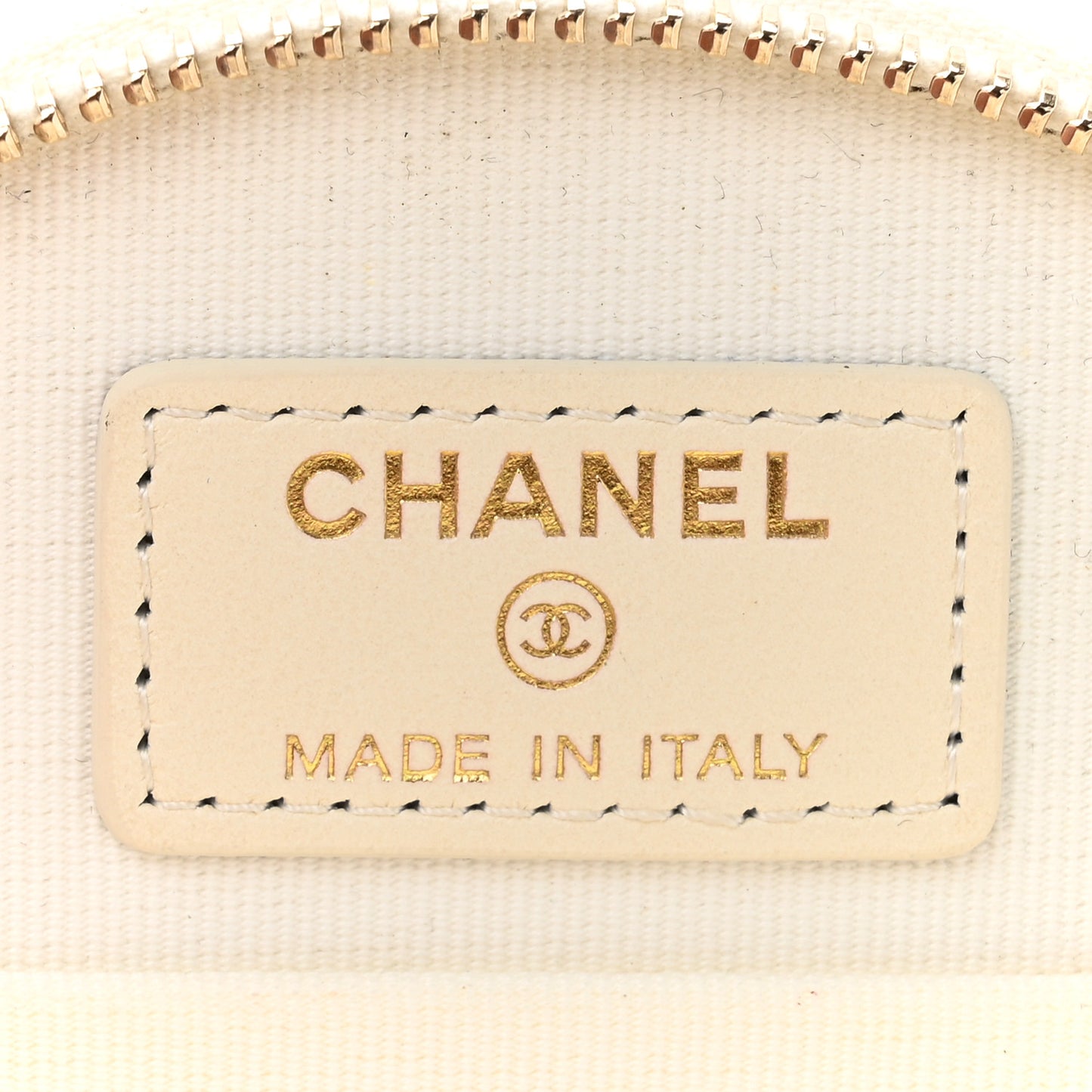 Caviar Quilted Round Handle With Care Vanity With Chain White