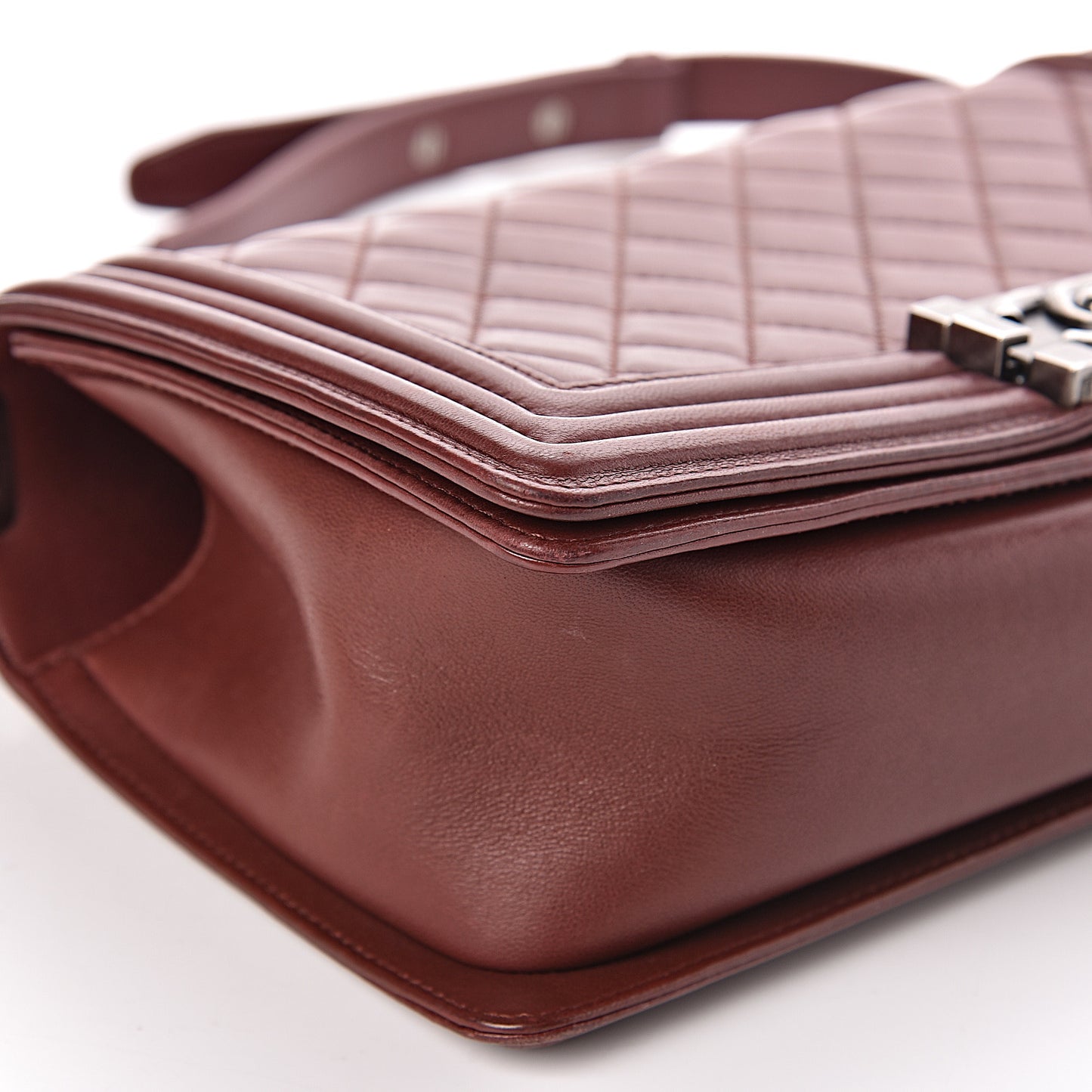 Lambskin Quilted Medium Boy Flap Burgundy