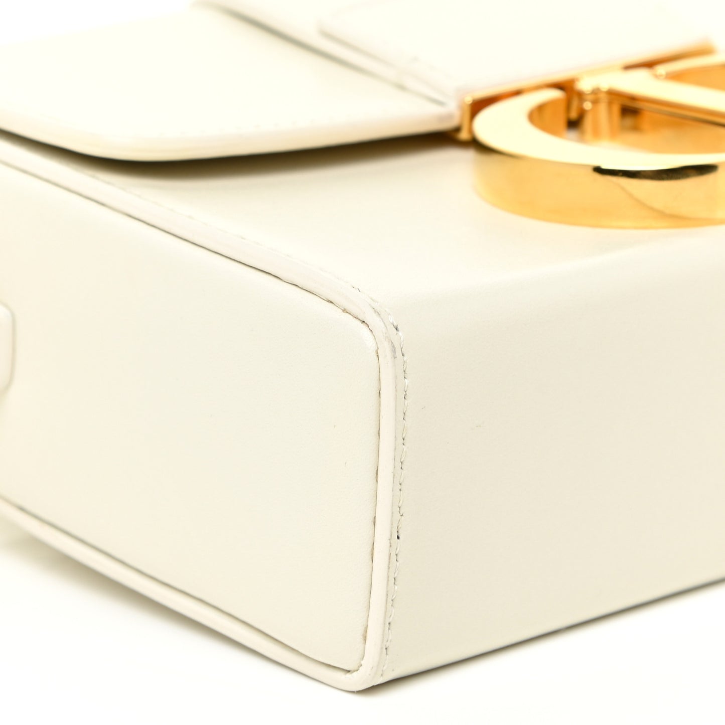 Smooth Calfskin 30 Montaigne Box Bag White