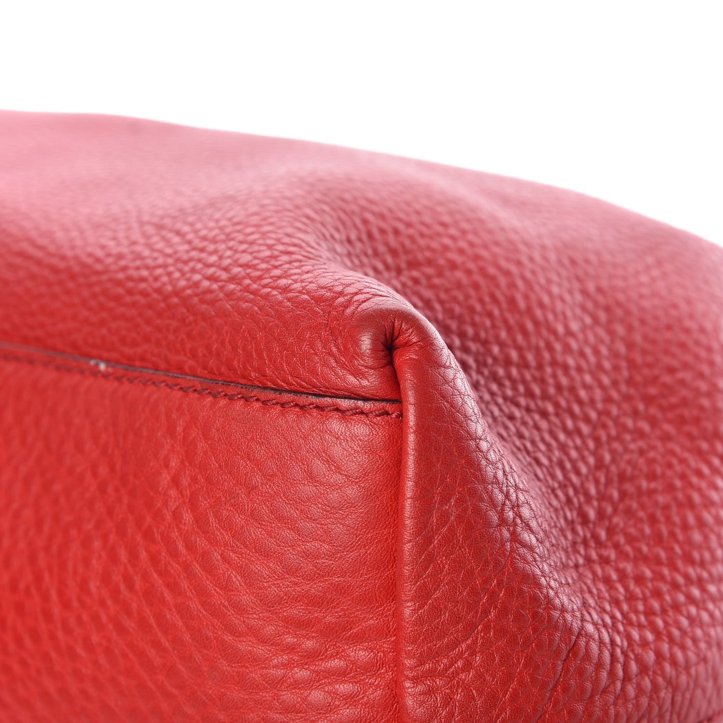 Pebbled Calfskin Medium Soho Chain Shoulder Bag Tabasco Red