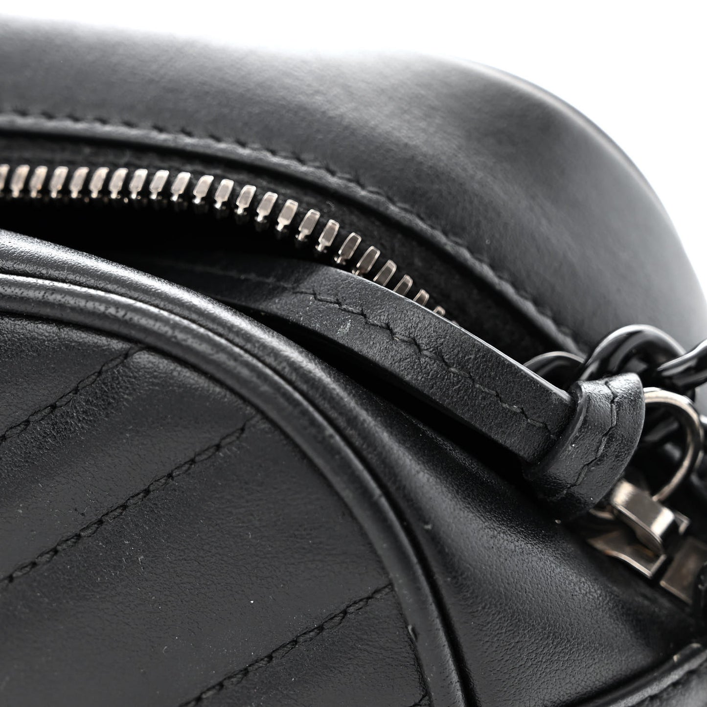 Calfskin Matelasse Monochrome Small GG Marmont Chain Shoulder Bag Black