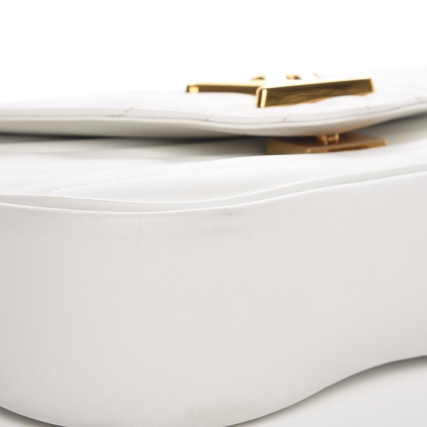 Calfskin New Wave Chain MM Snow