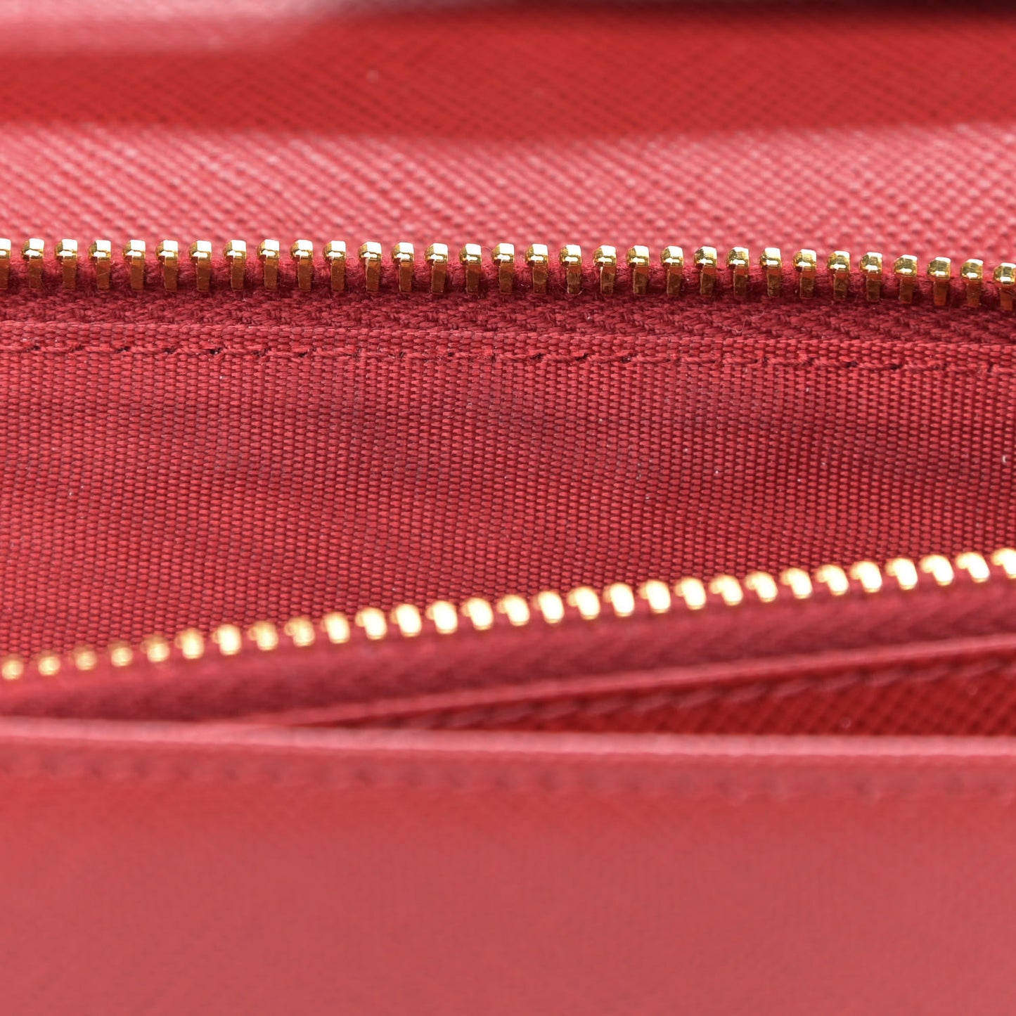 Saffiano Metal Flap Wallet With Strap Fuoco