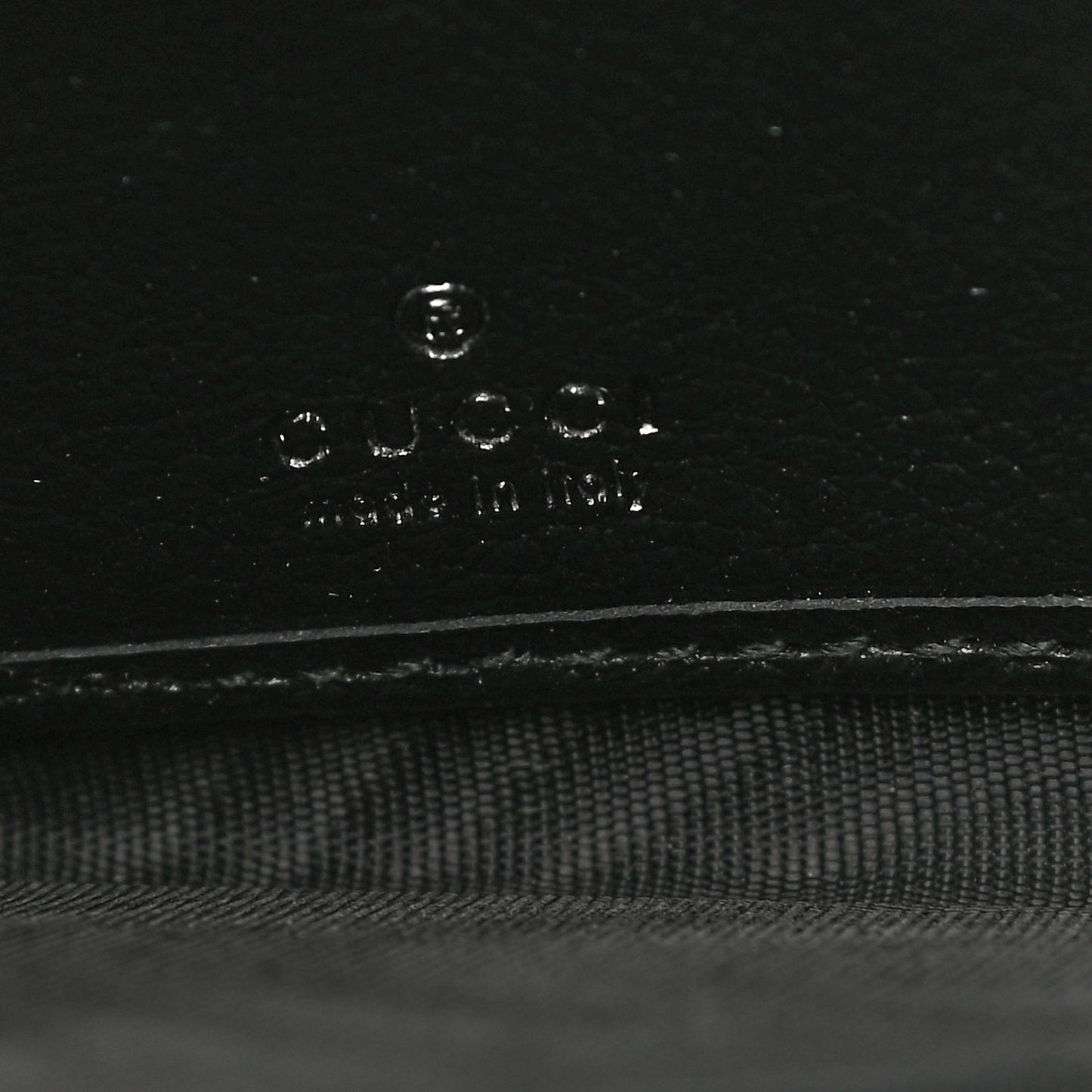 Vintage Effect Calfskin Matelasse Diagonal Torchon GG Marmont Zip Around Wallet Black Romantic Cherry