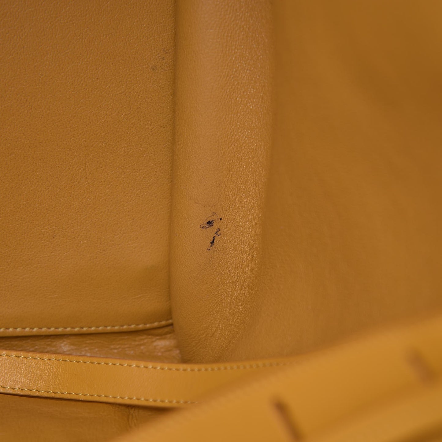 Suede Medium Phantom Luggage Amber