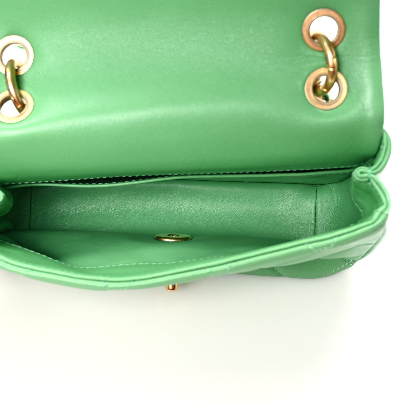 Shiny Lambskin Small Chain Is More Flap Green