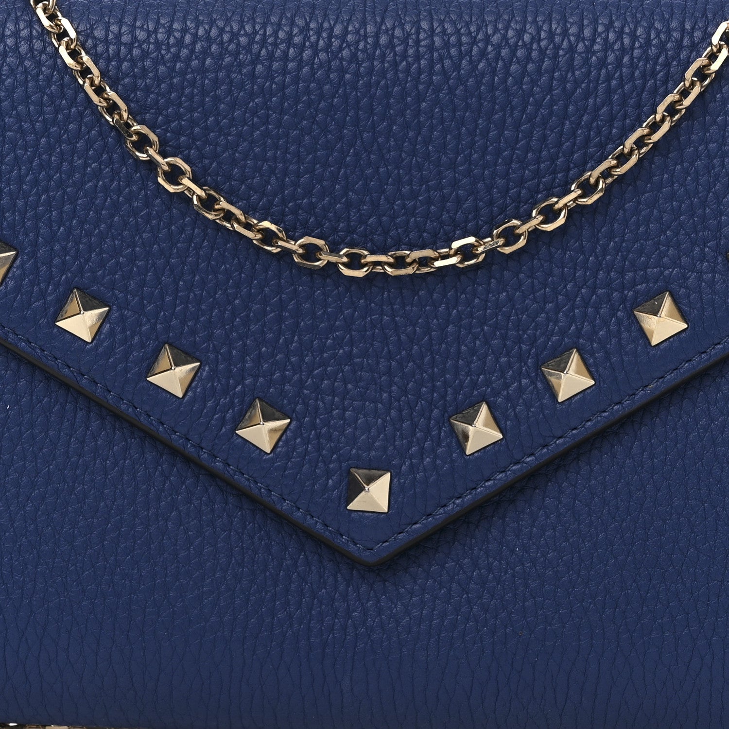 Valentino Garavani Pebbled Calfskin Rockstud Envelope Wallet On Chain Bag Blu Delft 8 of 13