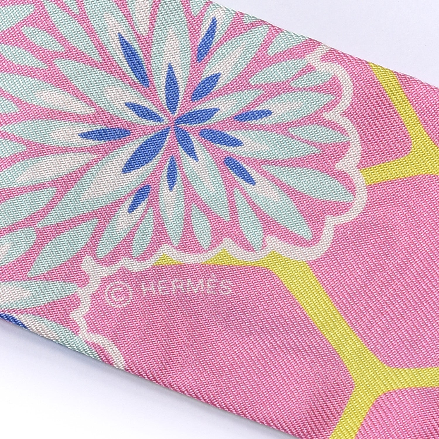Hermes Silk The Three Graces Twilly Rose Bonbon Canard 3 of 4