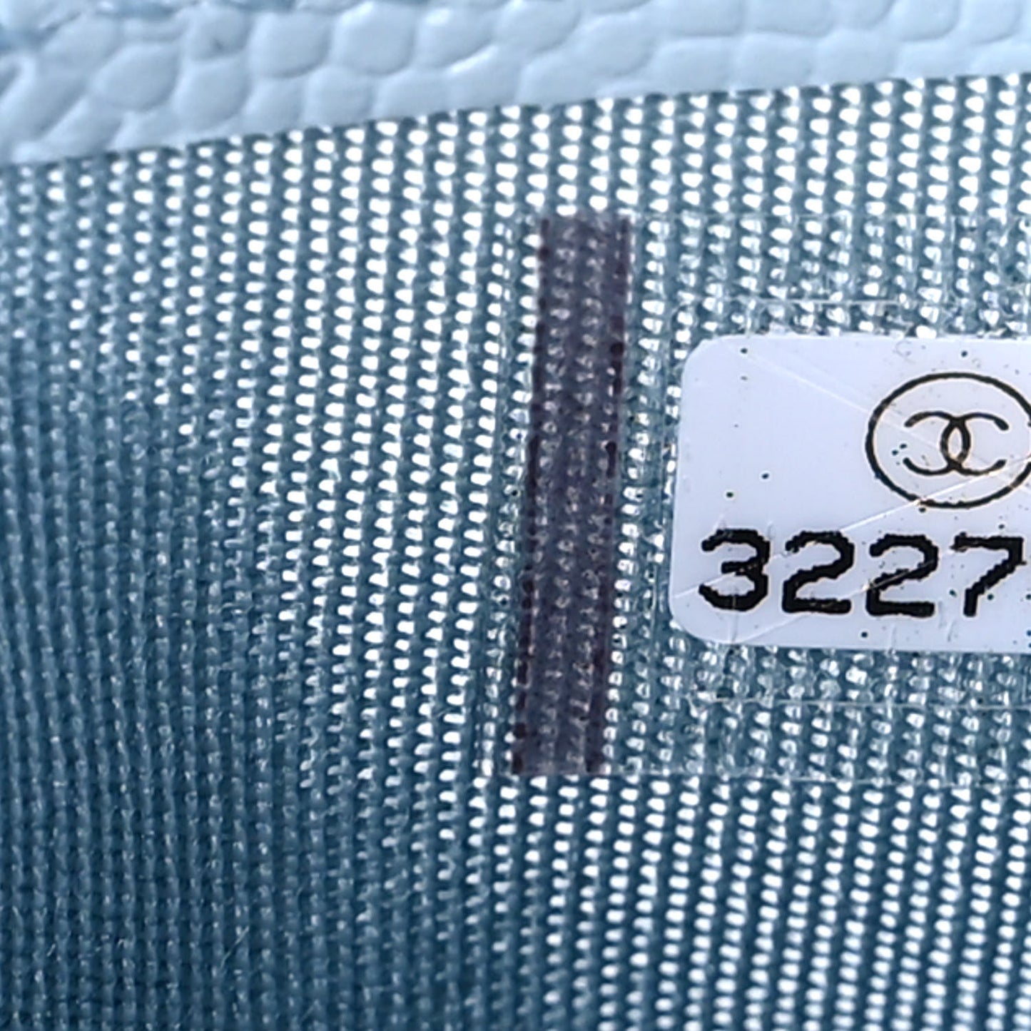 Caviar Quilted Card Holder Light Blue