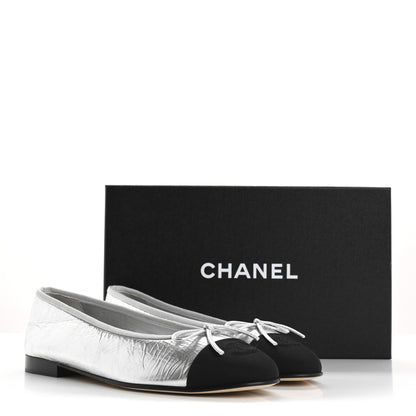 Chanel Laminated Crumpled Lambskin Grosgrain Cap Toe CC Ballerina Flats 39.5 Silver Black 12 of 12