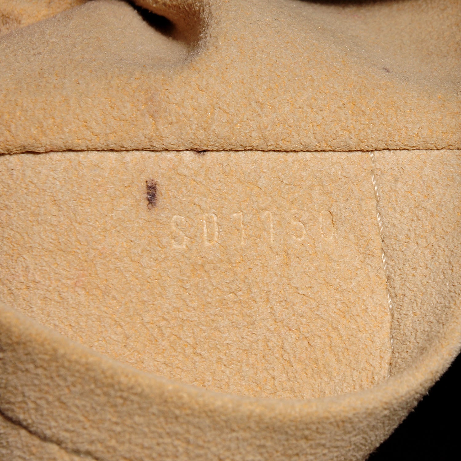 Louis Vuitton Monogram Artsy MM 7 of 7