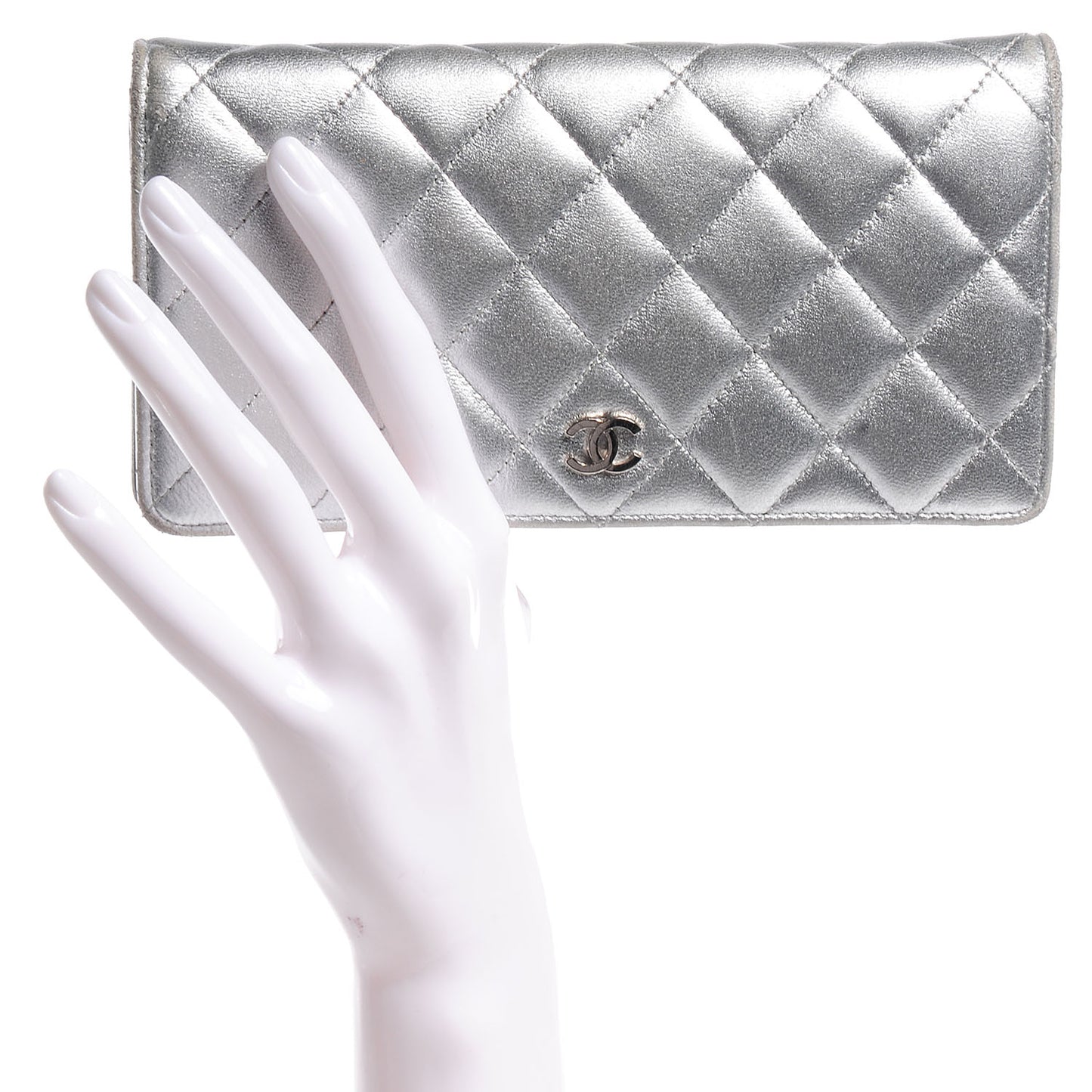Lambskin Yen Wallet Silver