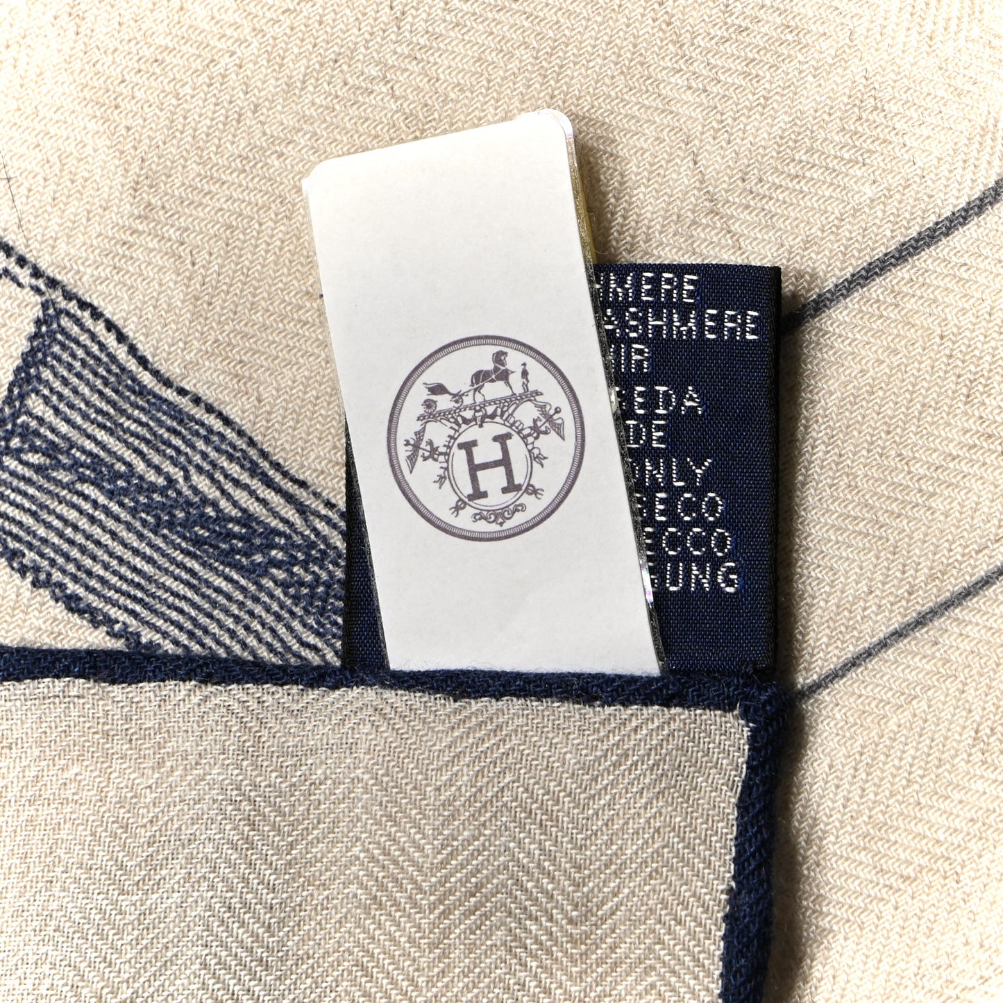 Cashmere Silk Grand Theatre Nouveau Shawl 140 Naturel Marine Black