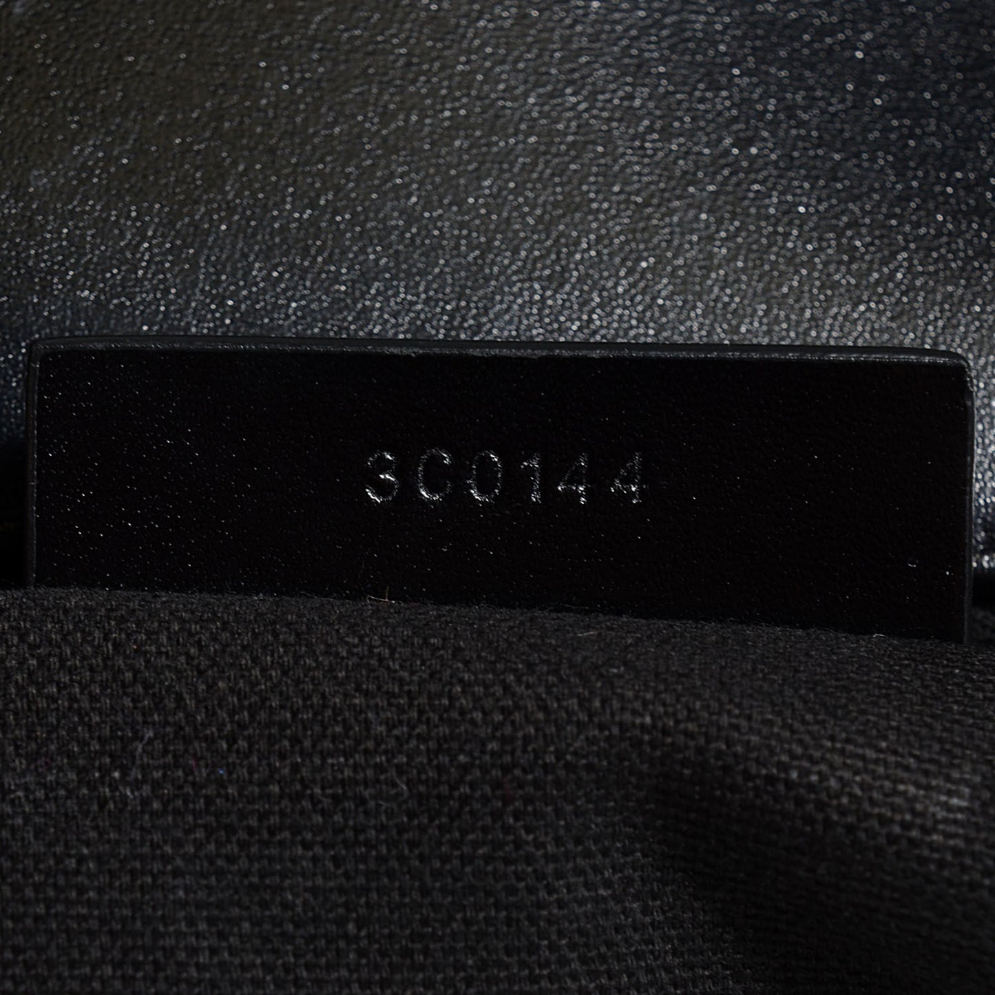 Shiny Lord Calfskin Medium Antigona Black