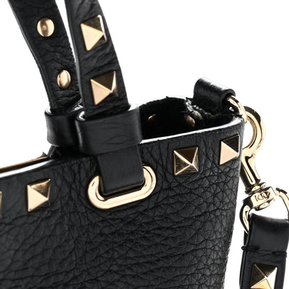 Valentino Garavani Pebbled Calfskin Rockstud Bucket Bag Black 10 of 10