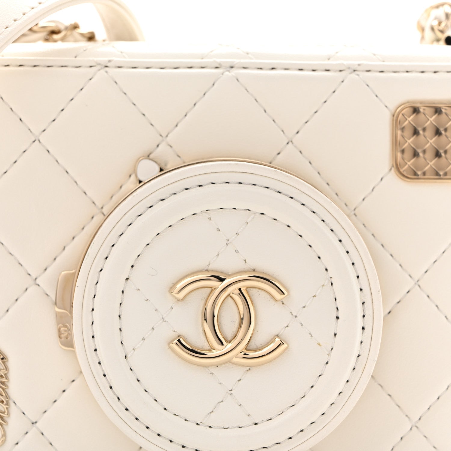 Chanel Lambskin Quilted Coco Click Bag White 1896116 – FASHIONPHILE