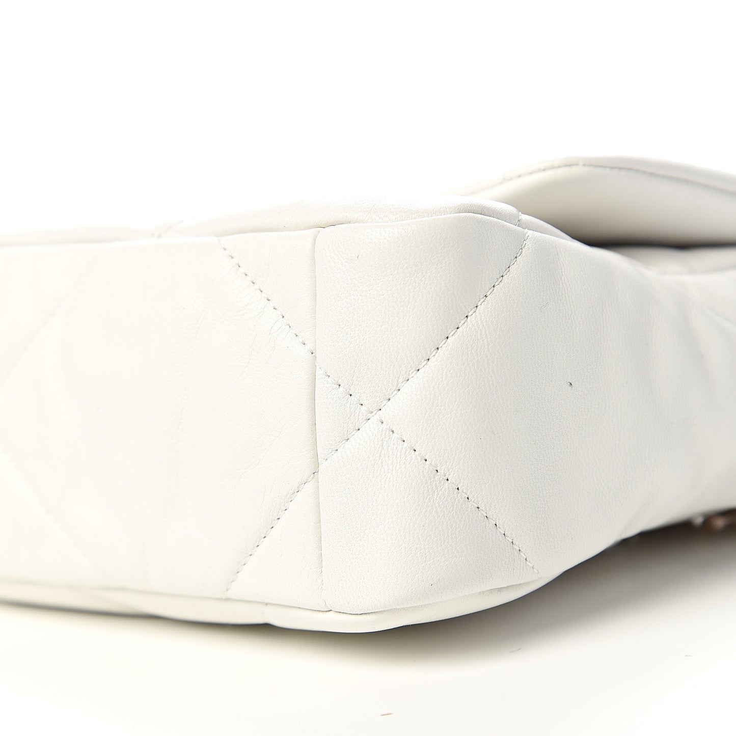 Lambskin Quilted Medium 19 Flap White