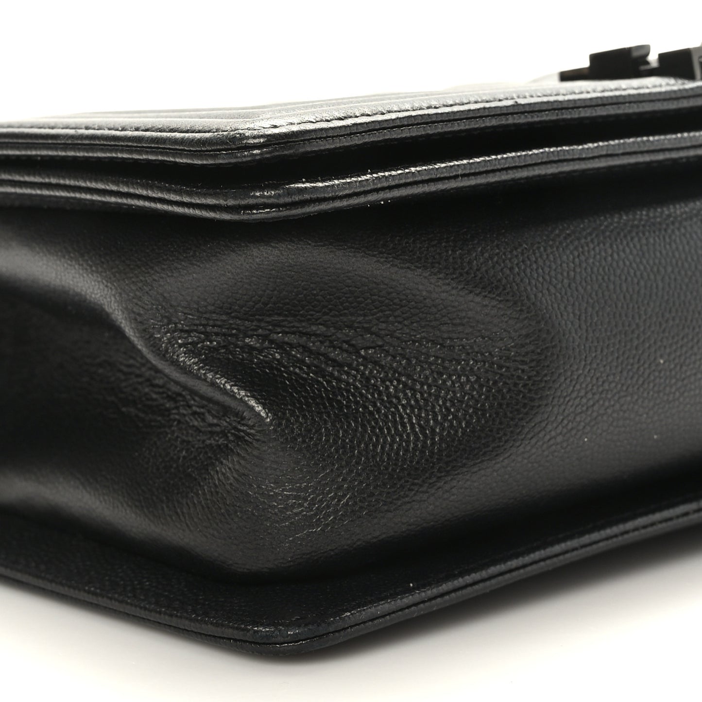 Caviar Quilted Medium Boy Flap So Black