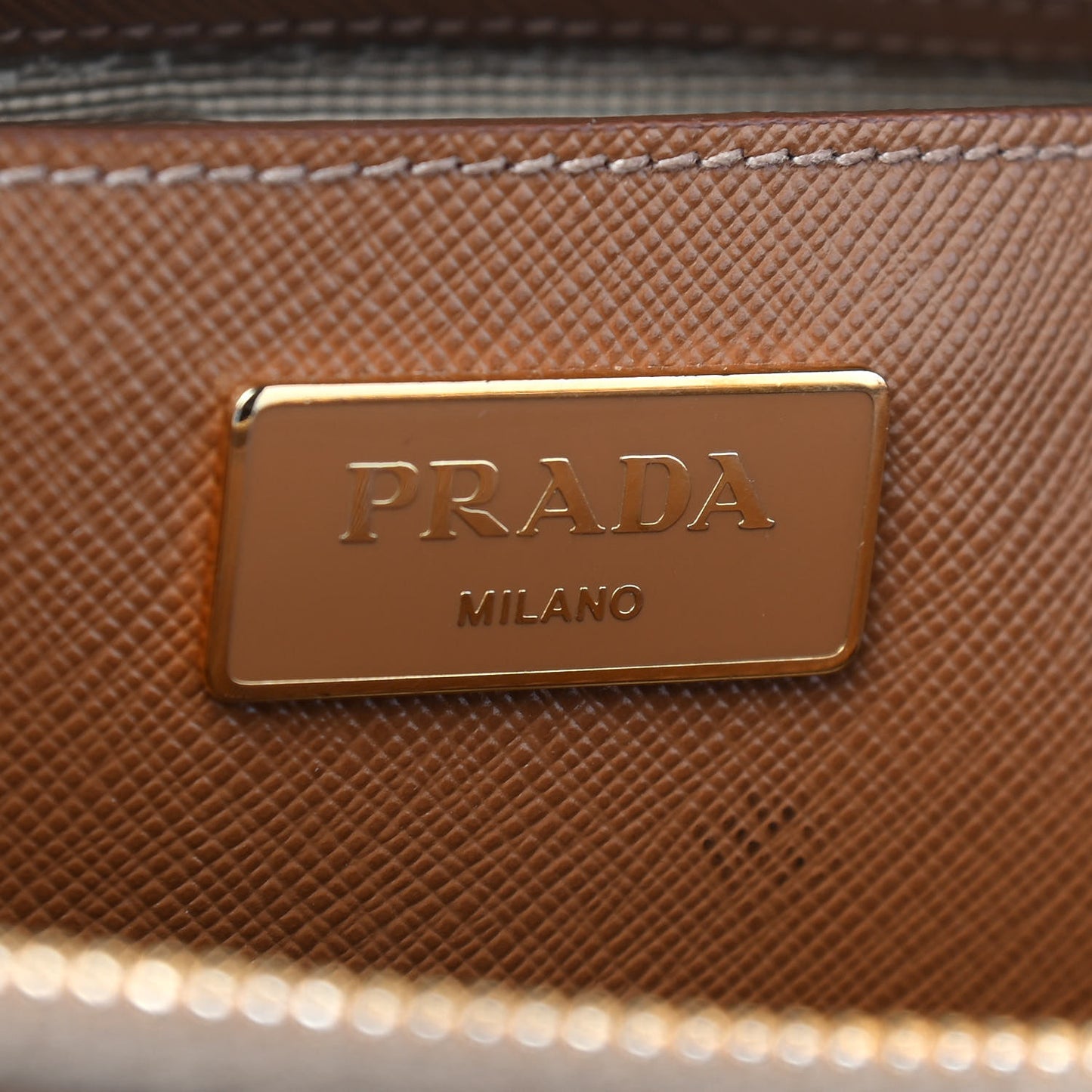 Saffiano Medium Galleria Double Zip Tote Caramel