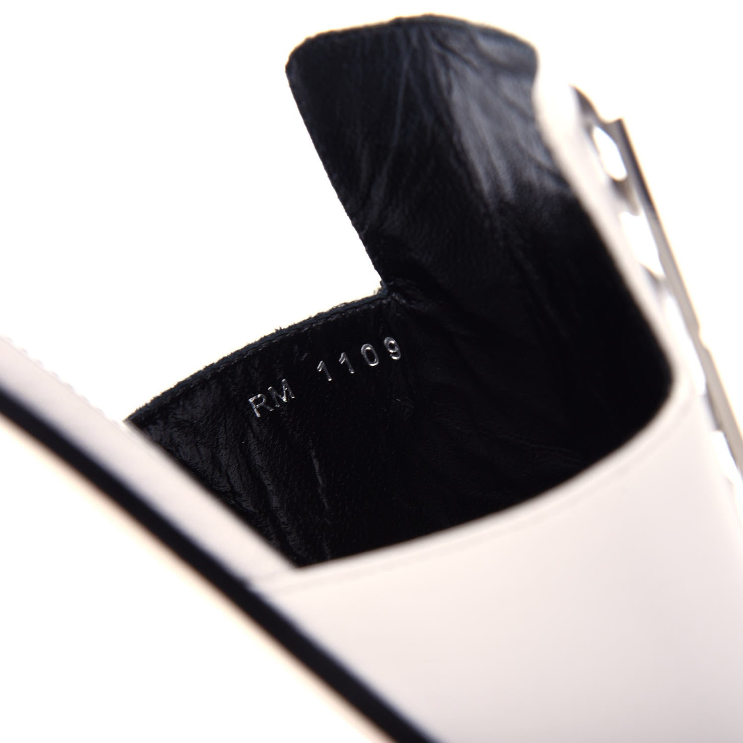 Givenchy Grained Calfskin 4G Flat Sandals 38 Off White 10 of 11